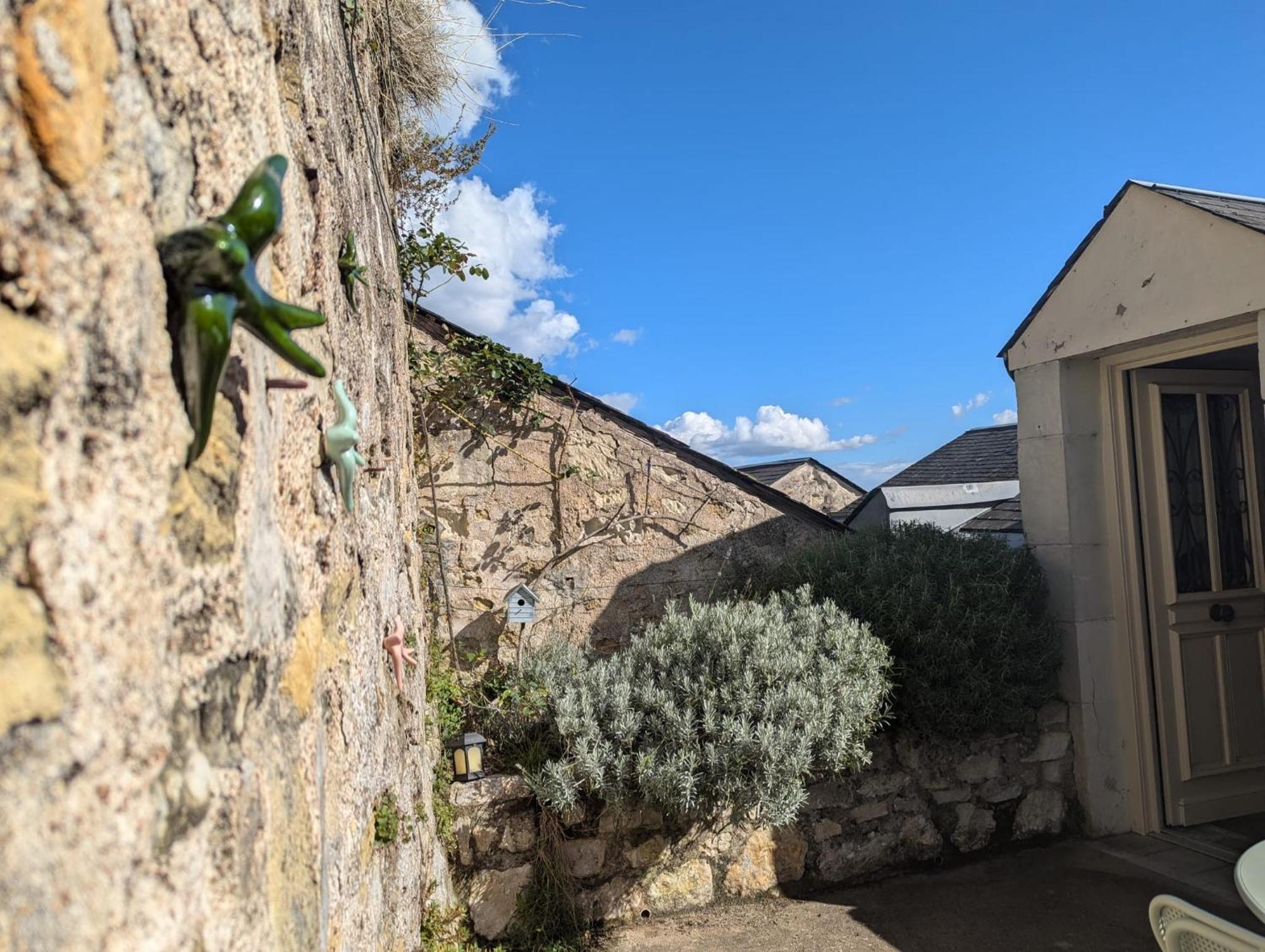 Appartement Des Hirondelles , Au Pied Du Chateau Chinon Buitenkant foto